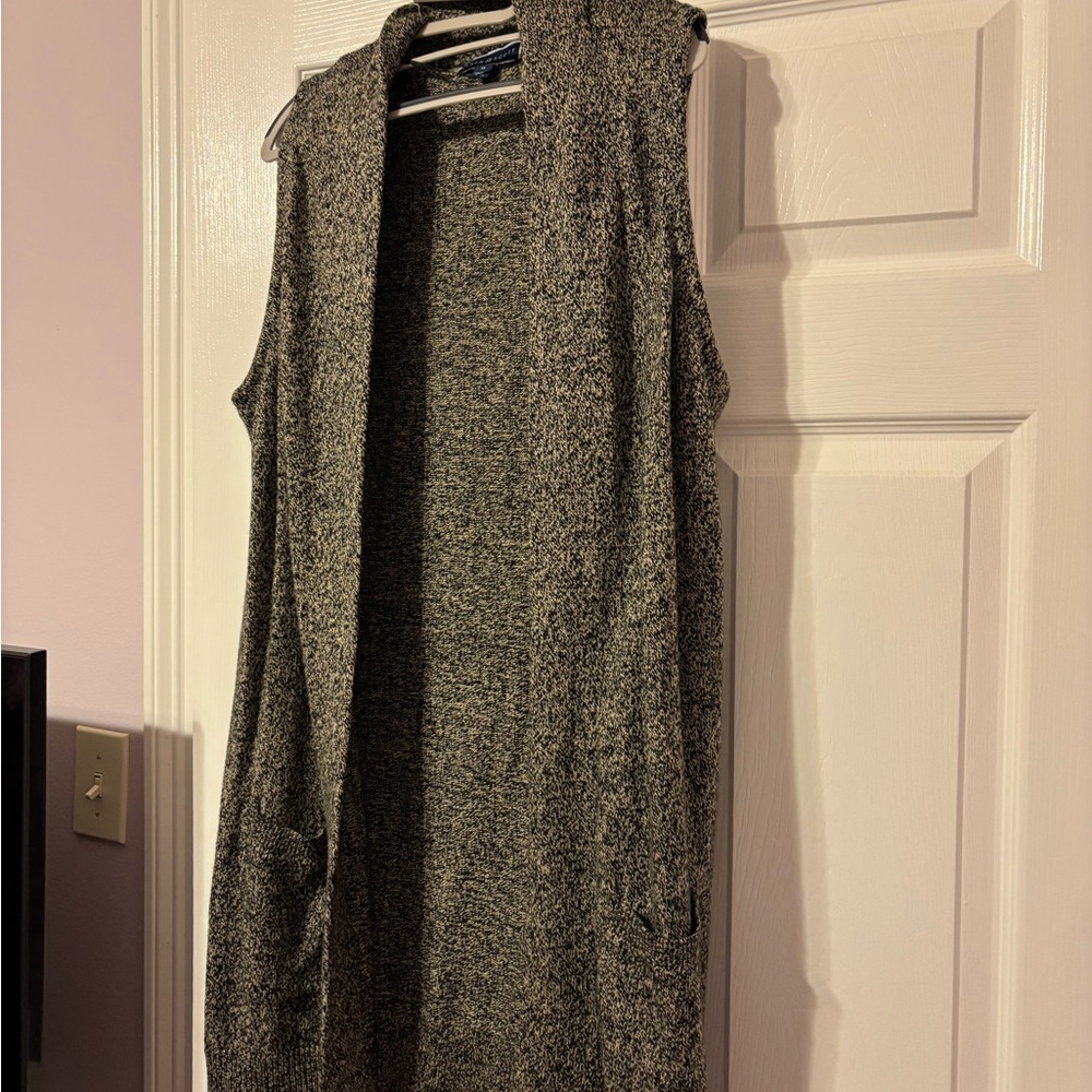 Gray Sleeveless Knit Cardigan